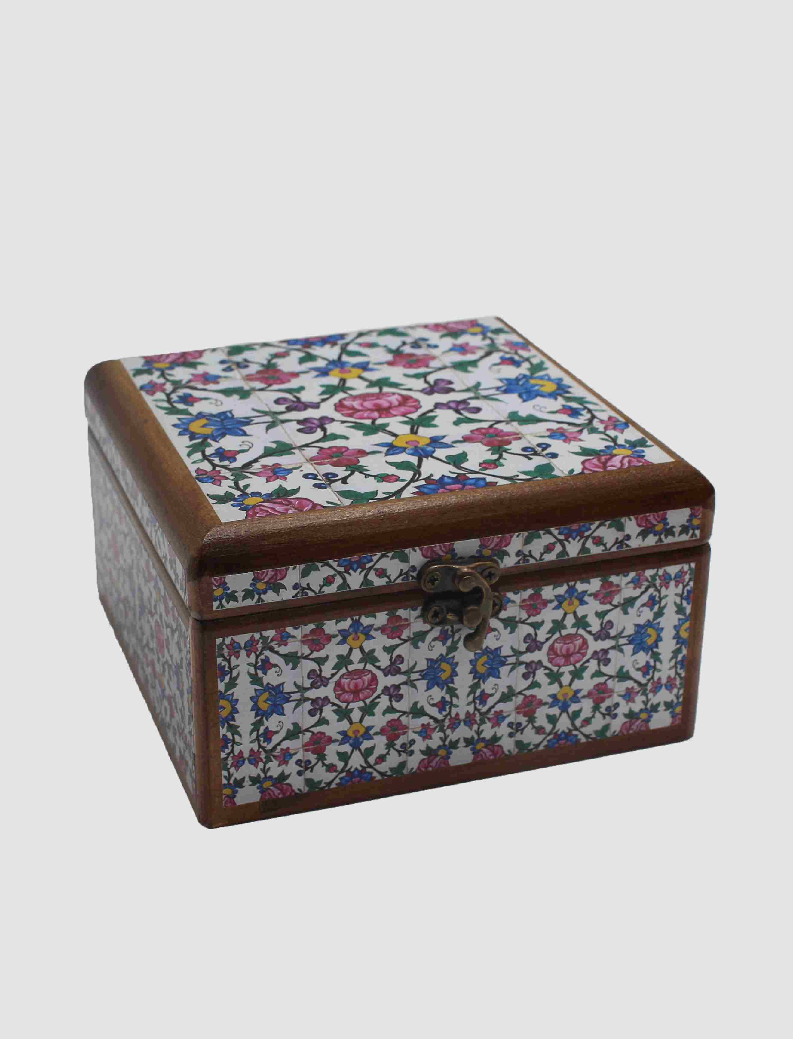 جعبه ساده در چوبی لوتوس