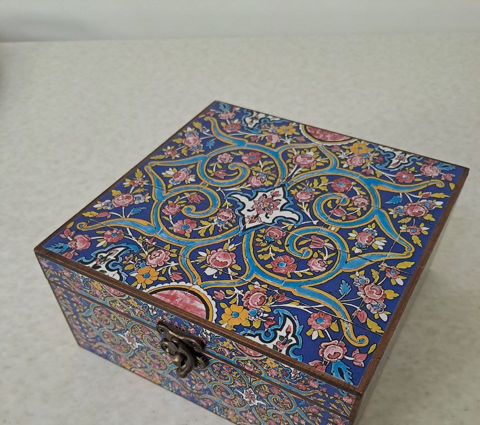 جعبه ساده(طرح کاشی قاجاری)