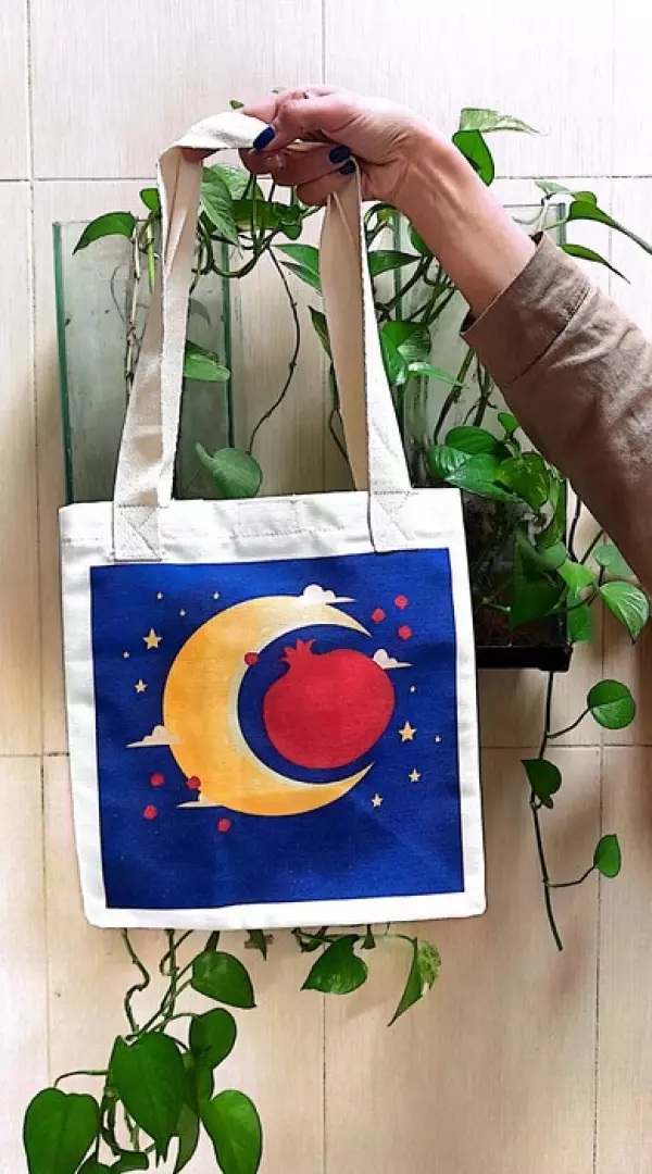 کیف پارچه ای 3 طرفه کاست (یلدا 2  طرح ماه و انار)